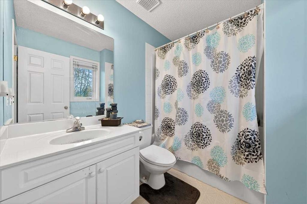 15 Cedarview Mews, Calgary, AB
