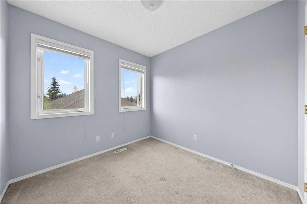 15 Cedarview Mews, Calgary, AB