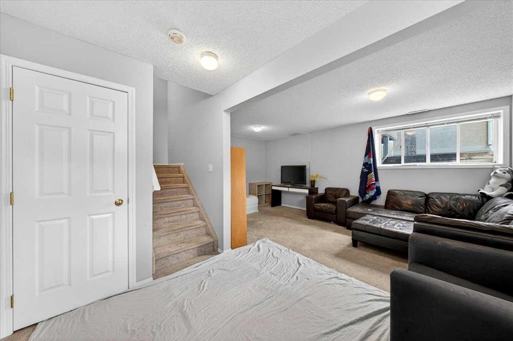 15 Cedarview Mews, Calgary, AB