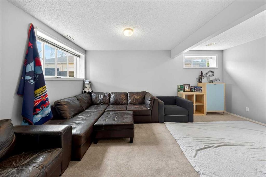 15 Cedarview Mews, Calgary, AB