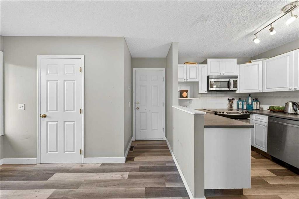 15 Cedarview Mews, Calgary, AB