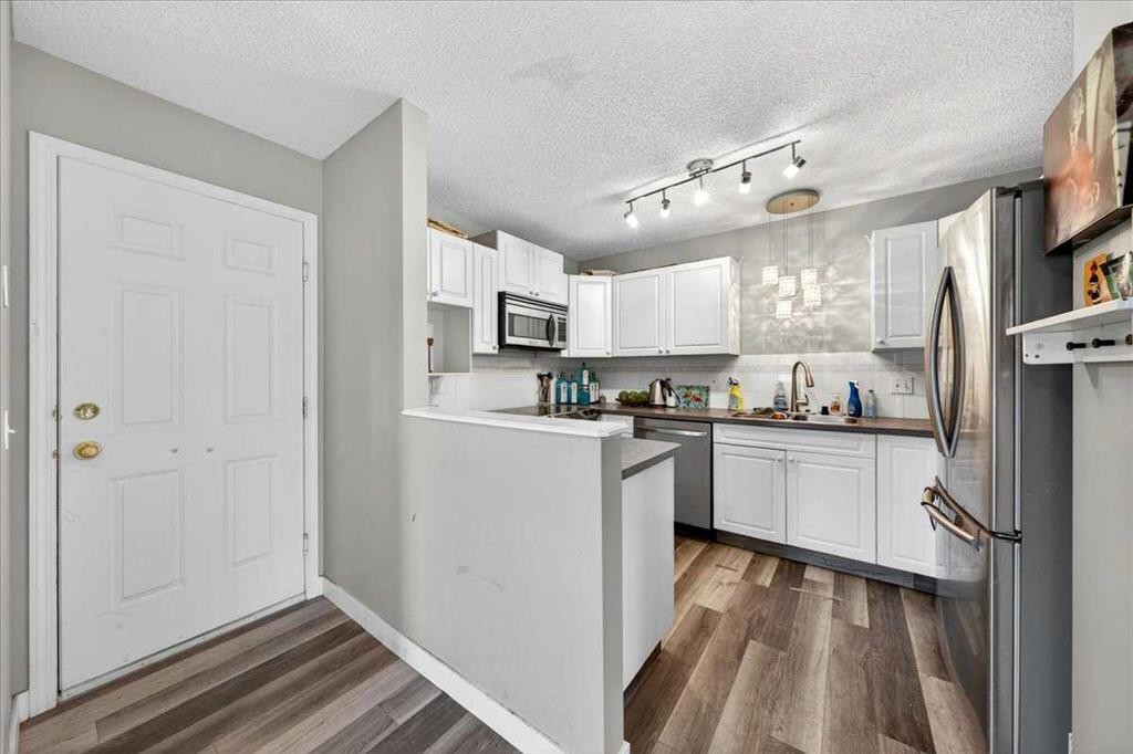15 Cedarview Mews, Calgary, AB