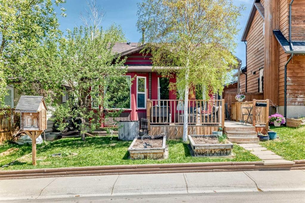 52 Beacham Road Nw, Calgary, AB - Outdoor