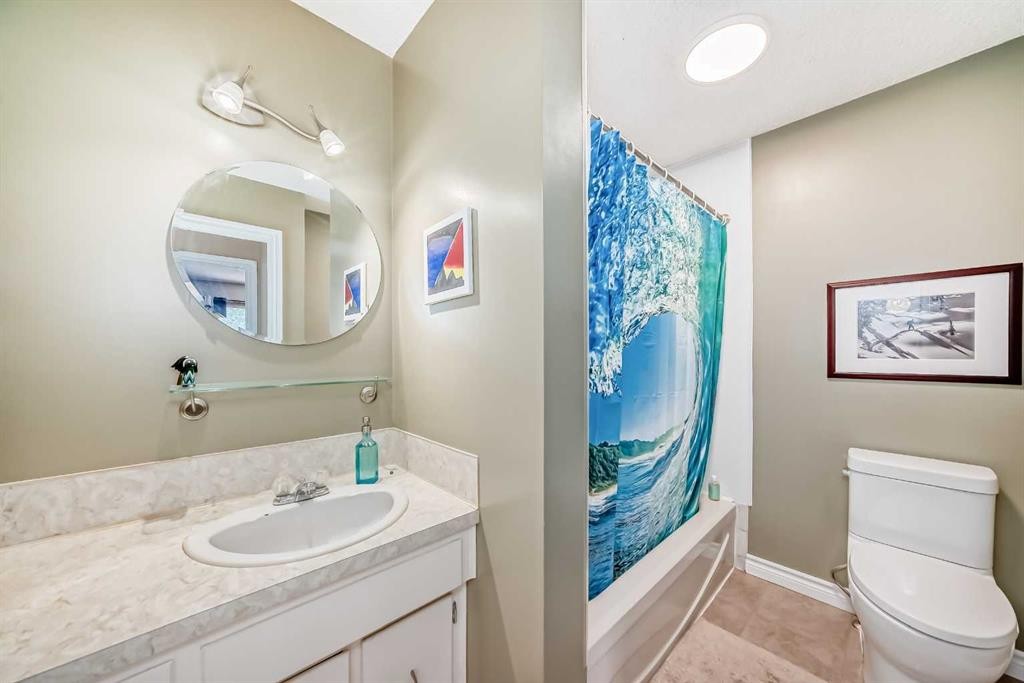 52 Beacham Road Nw, Calgary, AB - Indoor Photo Showing Bathroom