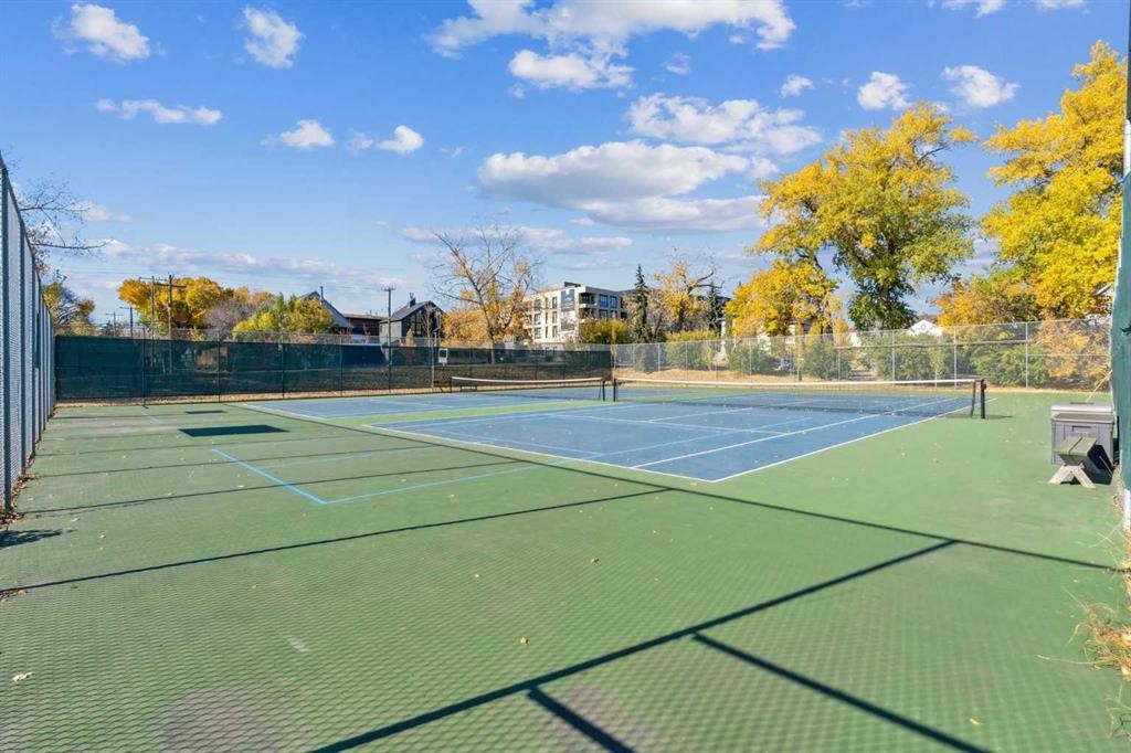 1811 31 Avenue Sw, Calgary, AB - Outdoor With View