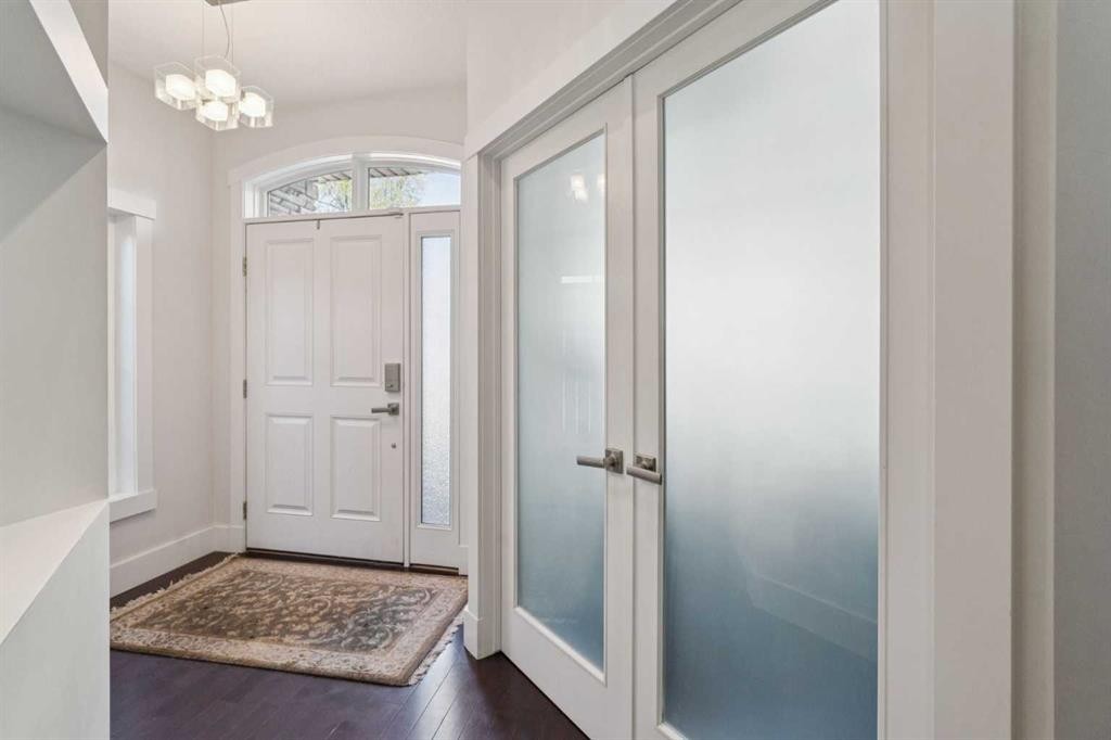 1811 31 Avenue Sw, Calgary, AB - Indoor Photo Showing Other Room