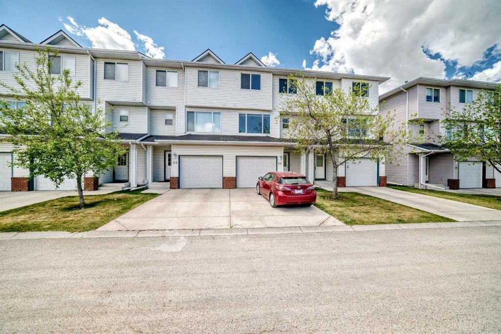 31 Harvest Oak Circle Ne, Calgary, AB - Outdoor With Facade