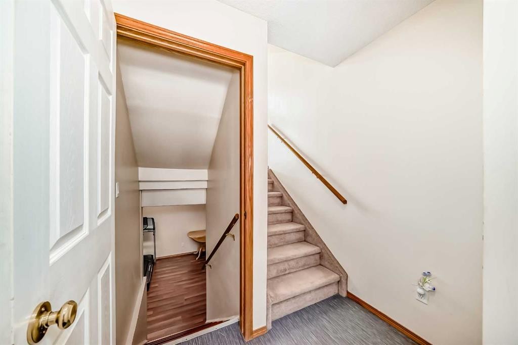 31 Harvest Oak Circle Ne, Calgary, AB - Indoor Photo Showing Other Room