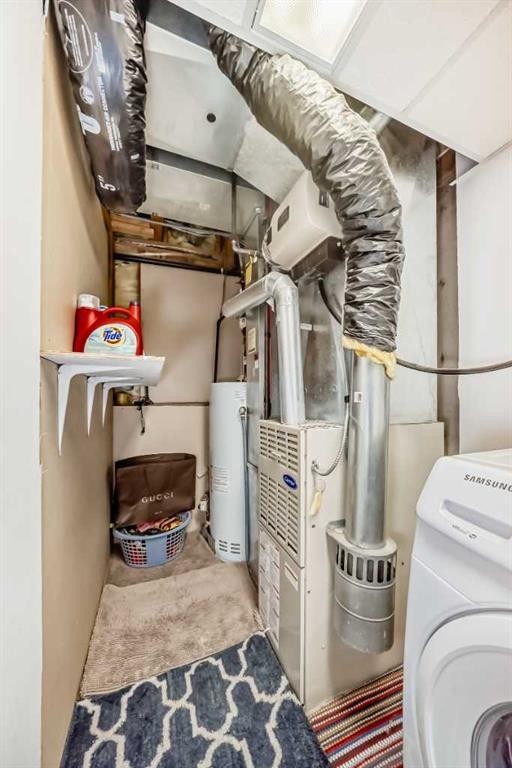 31 Harvest Oak Circle Ne, Calgary, AB - Indoor Photo Showing Laundry Room