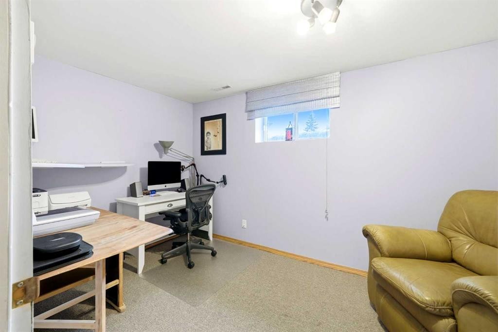 8303 Bowglen Road Nw, Calgary, AB - Indoor Photo Showing Office
