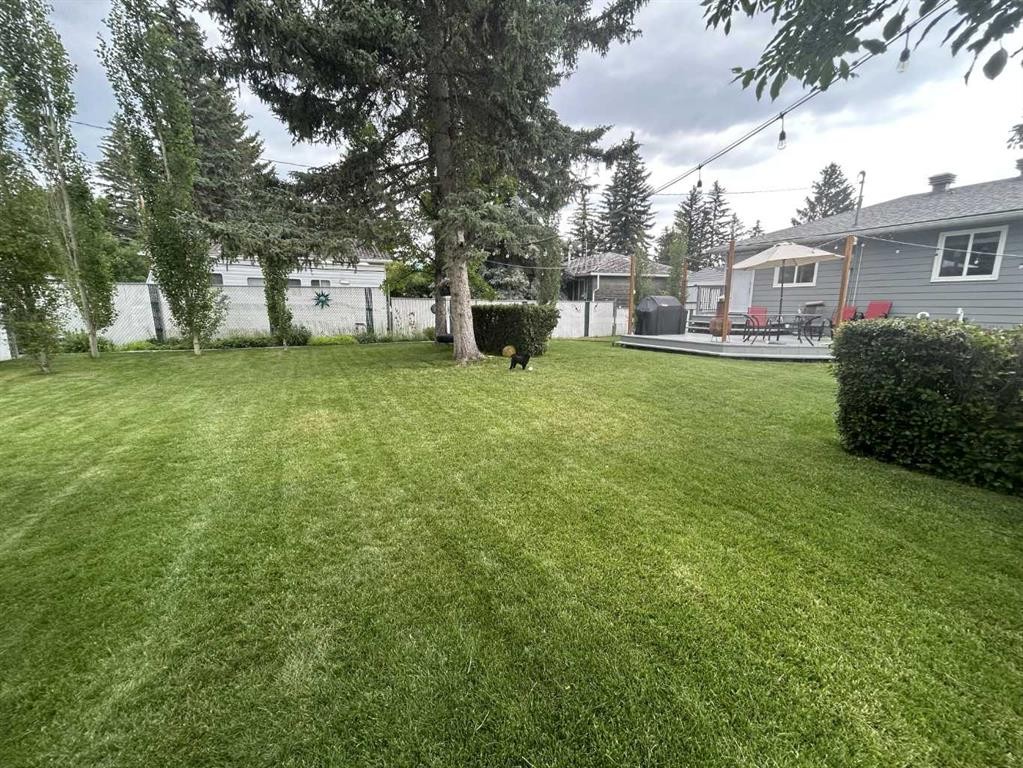 8303 Bowglen Road Nw, Calgary, AB - Outdoor