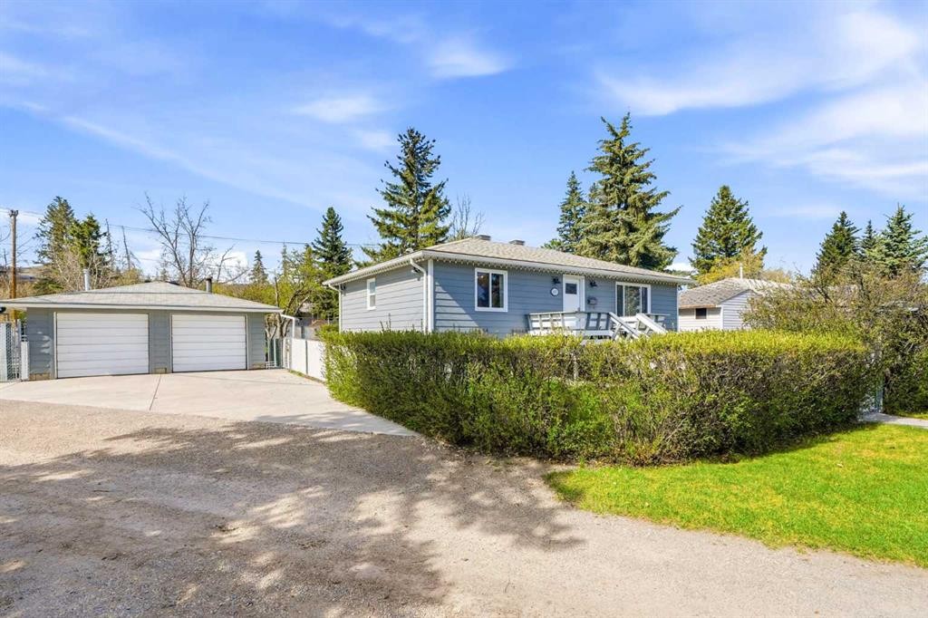 8303 Bowglen Road Nw, Calgary, AB - Outdoor