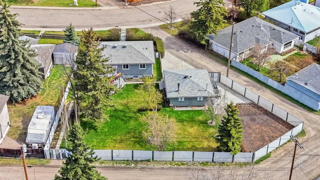 8303 Bowglen Road Nw, Calgary, AB - Outdoor