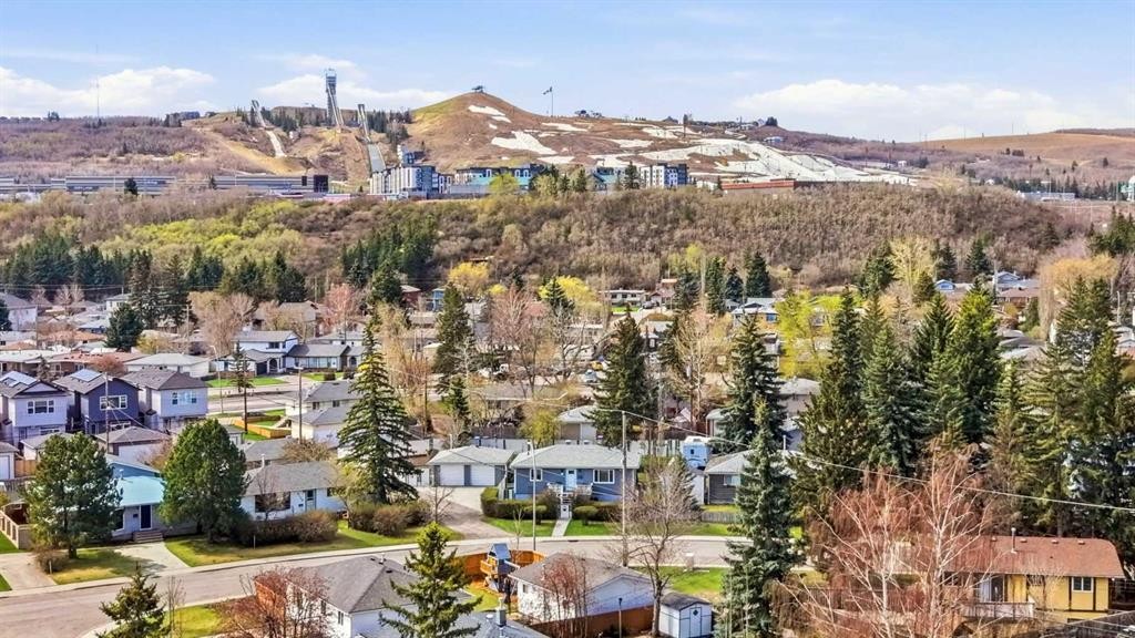 8303 Bowglen Road Nw, Calgary, AB - Outdoor With View