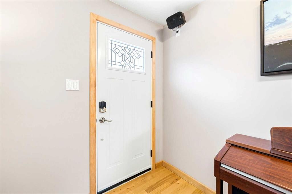 8303 Bowglen Road Nw, Calgary, AB - Indoor Photo Showing Other Room