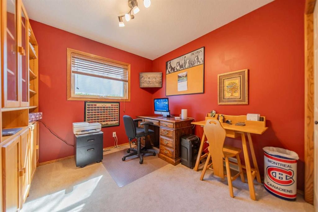 76 Sunset Crescent, Okotoks, AB - Indoor Photo Showing Office