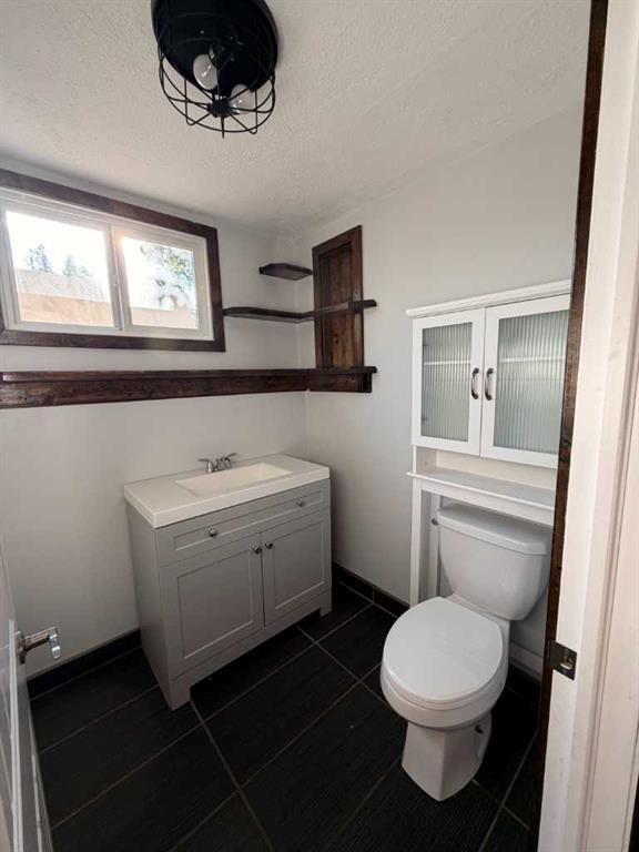 987 1 Avenue, Sundre, AB - Indoor Photo Showing Bathroom