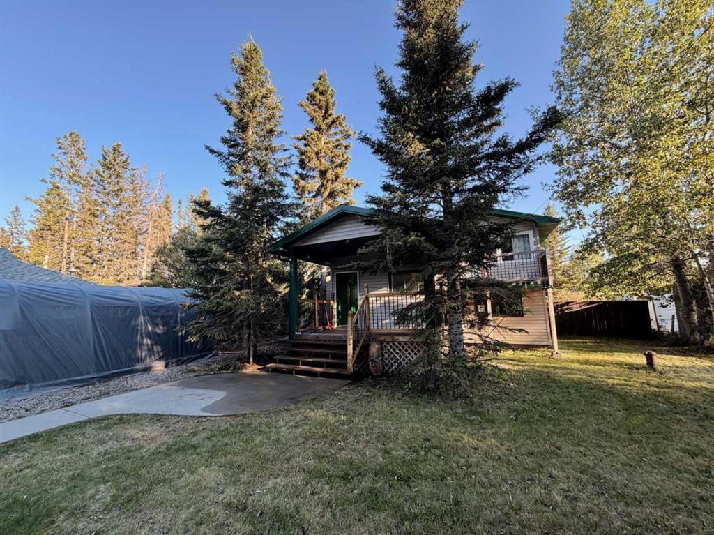 987 1 Avenue, Sundre, AB - Outdoor