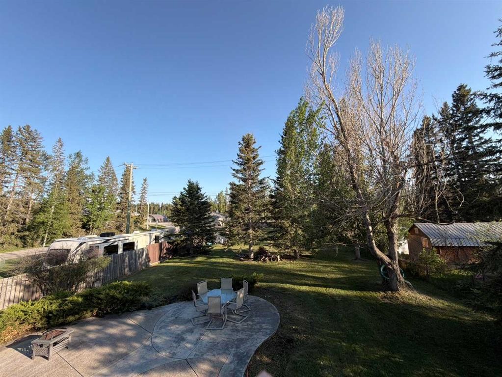 987 1 Avenue, Sundre, AB - Outdoor