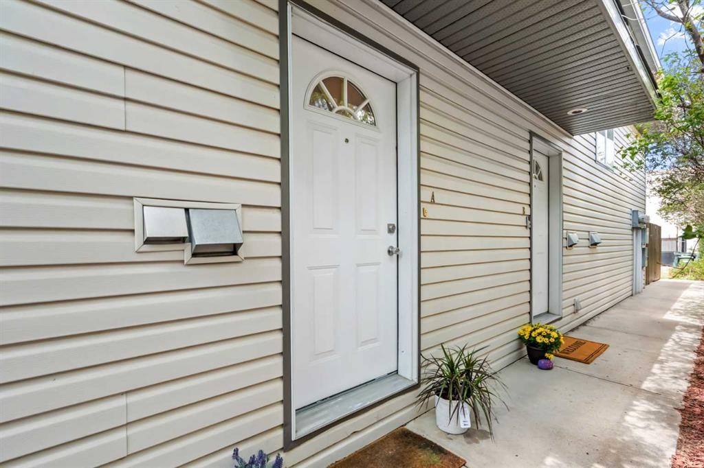 224A 5 Avenue, Strathmore, AB - Outdoor With Exterior