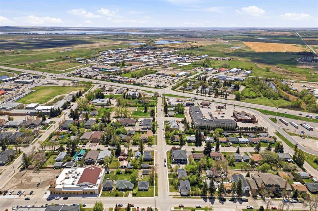 224A 5 Avenue, Strathmore, AB - Outdoor With View