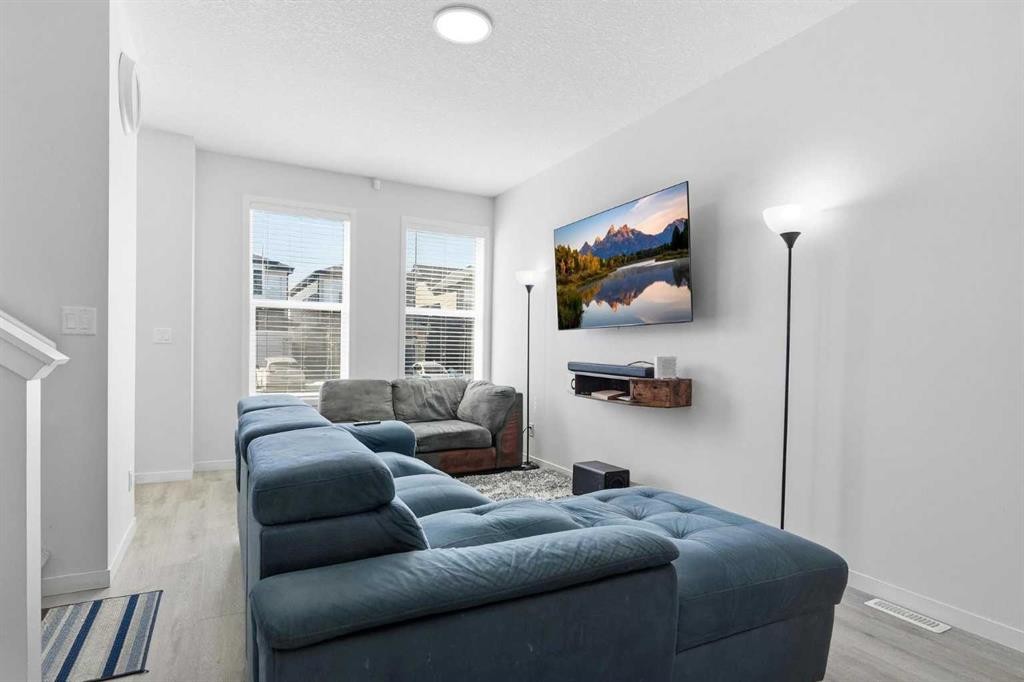 200 Corner Meadows Way Ne, Calgary, AB