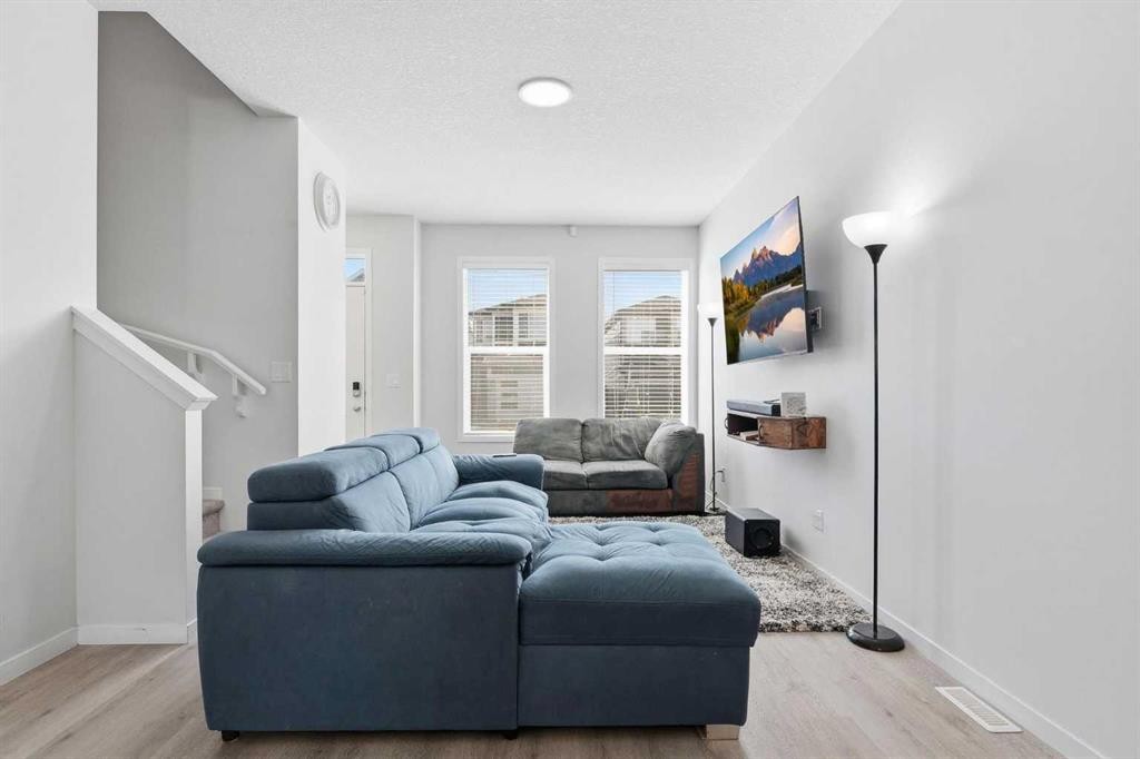 200 Corner Meadows Way Ne, Calgary, AB