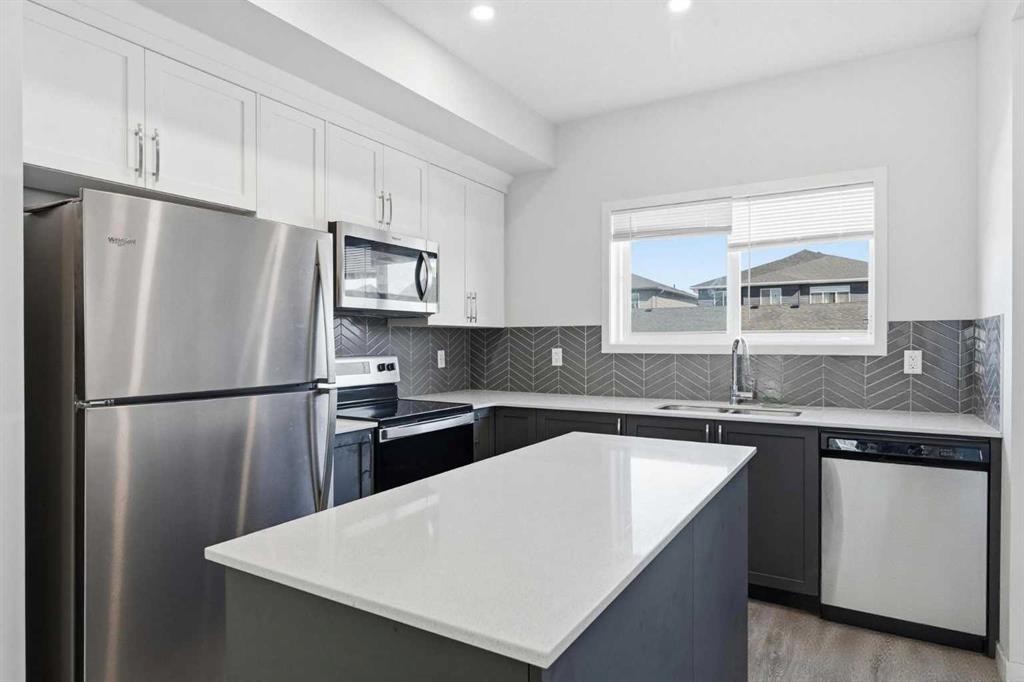 200 Corner Meadows Way Ne, Calgary, AB