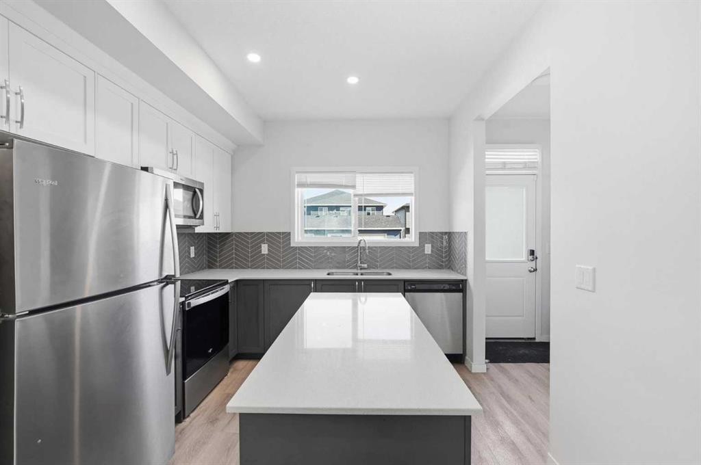 200 Corner Meadows Way Ne, Calgary, AB
