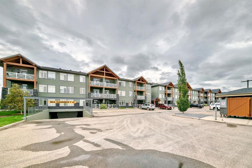 111-1005B Westmount Drive, Strathmore, AB - Outdoor