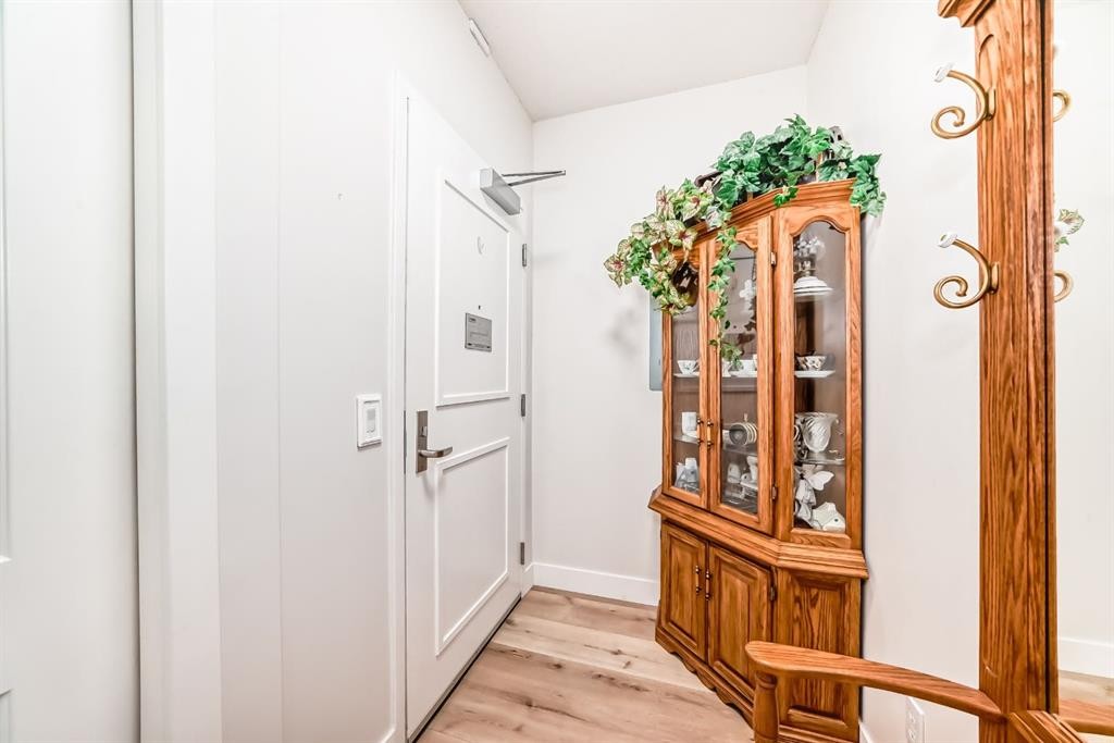 111-1005B Westmount Drive, Strathmore, AB - Indoor Photo Showing Other Room