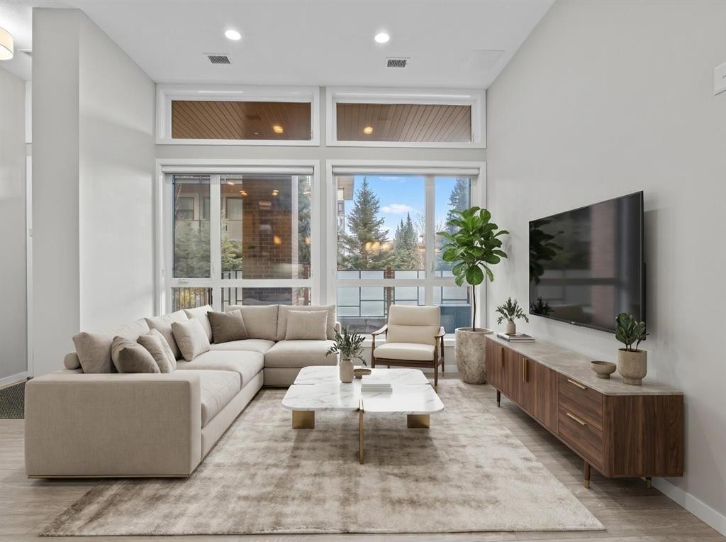 124 Mahogany Centre Se, Calgary, AB