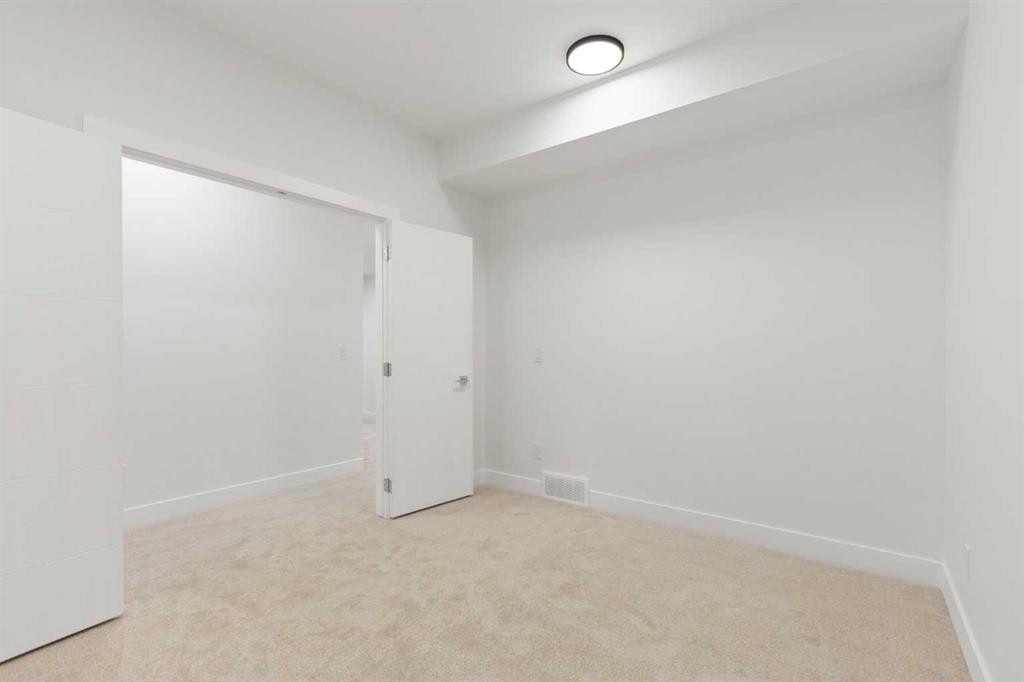376 Muirfield Crescent, Lyalta, AB - Indoor