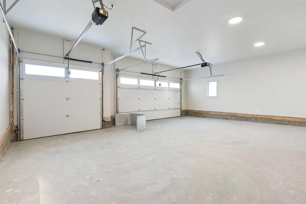 376 Muirfield Crescent, Lyalta, AB - Indoor Photo Showing Other Room