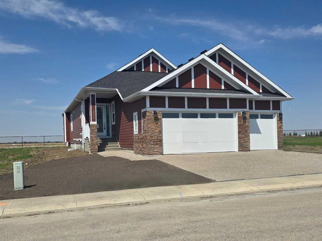 376 Muirfield Crescent, Lyalta, AB - Indoor Photo Showing Garage