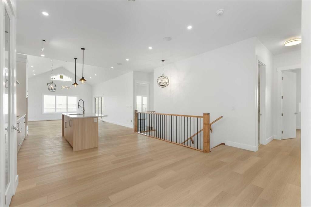 376 Muirfield Crescent, Lyalta, AB - Indoor Photo Showing Living Room
