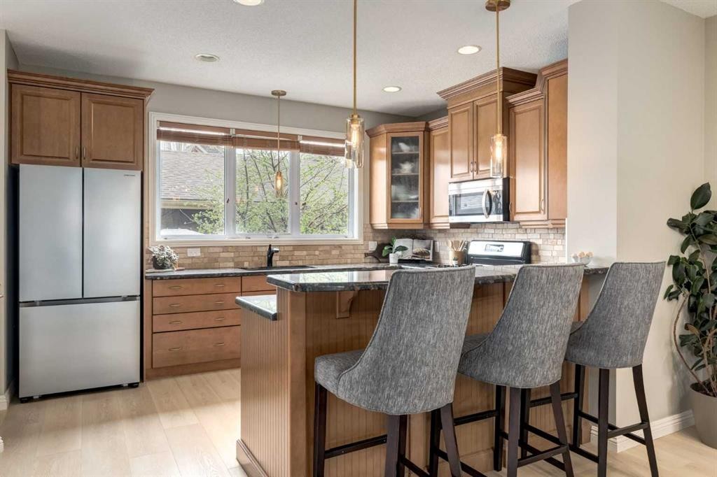 3117 Don Ethell Boulevard Sw, Calgary, AB - Indoor