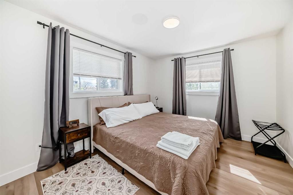 19 Mackay Drive Sw, Calgary, AB - Indoor Photo Showing Bedroom