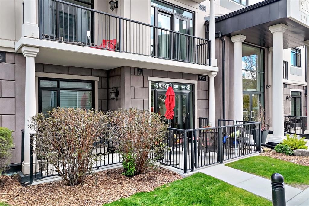 105-121 Quarry Way Se, Calgary, AB - Outdoor