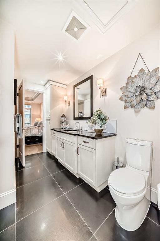 105-121 Quarry Way Se, Calgary, AB - Indoor Photo Showing Bathroom