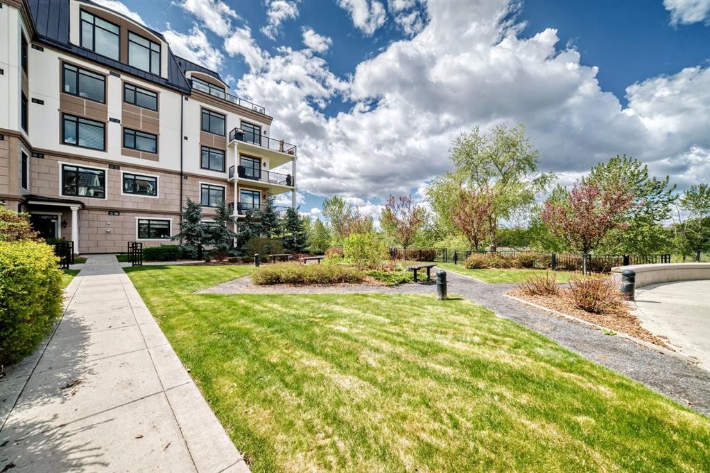 105-121 Quarry Way Se, Calgary, AB - Outdoor
