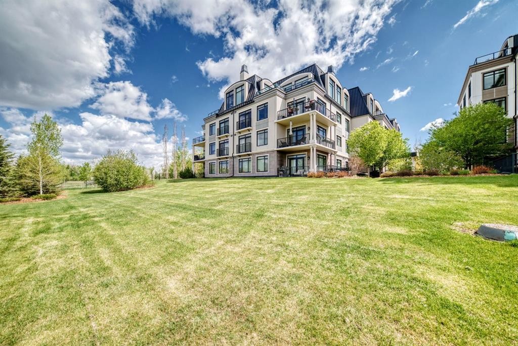 105-121 Quarry Way Se, Calgary, AB - Outdoor