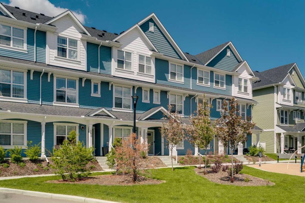 554 Copperstone Manor Se, Calgary, AB - Outdoor With Facade