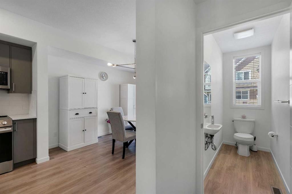 554 Copperstone Manor Se, Calgary, AB - Indoor