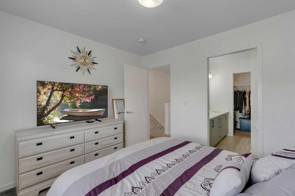 554 Copperstone Manor Se, Calgary, AB - Indoor Photo Showing Bedroom