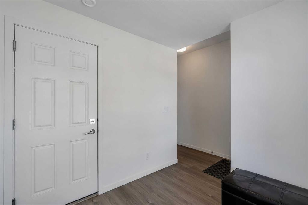 554 Copperstone Manor Se, Calgary, AB - Indoor Photo Showing Other Room