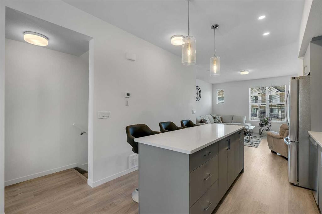 554 Copperstone Manor Se, Calgary, AB - Indoor Photo Showing Kitchen