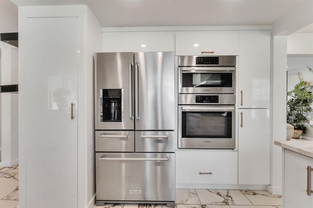 316 Templeton Circle Ne, Calgary, AB - Indoor Photo Showing Kitchen