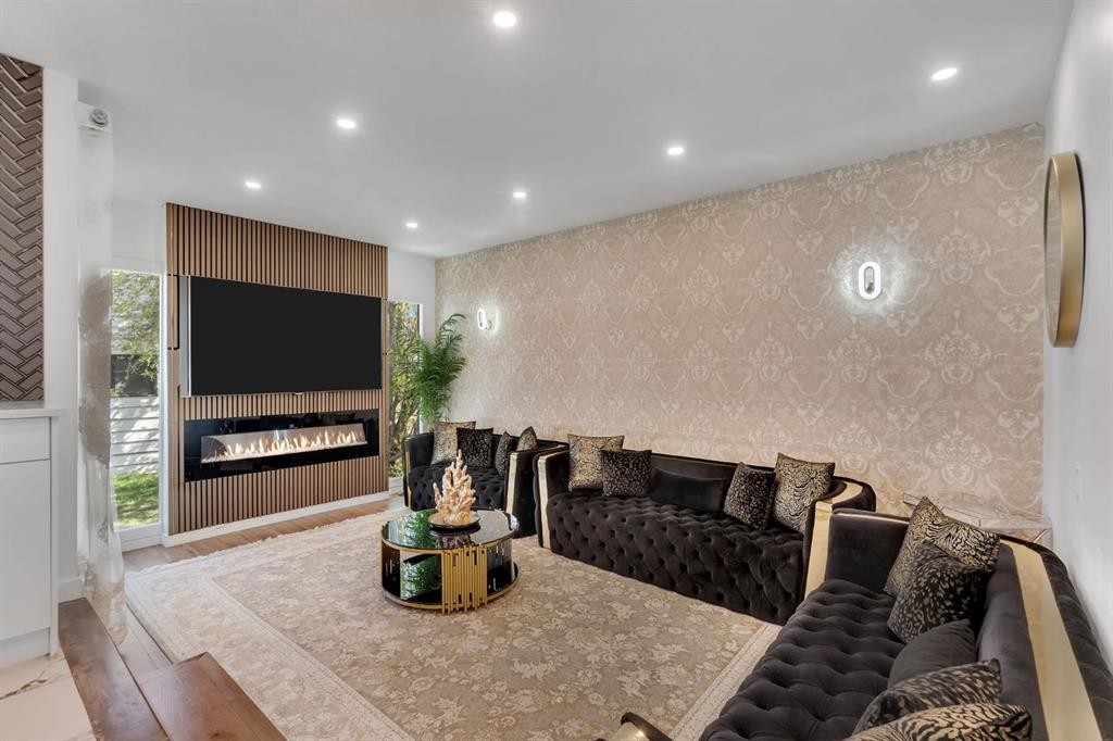 316 Templeton Circle Ne, Calgary, AB - Indoor Photo Showing Living Room With Fireplace
