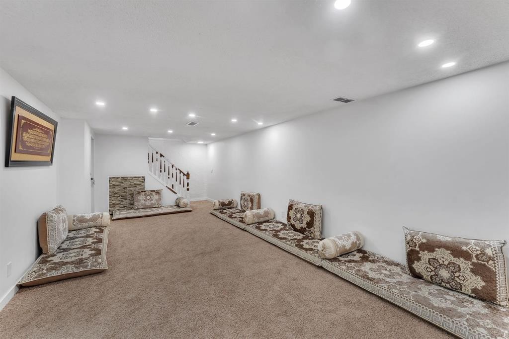 316 Templeton Circle Ne, Calgary, AB - Indoor
